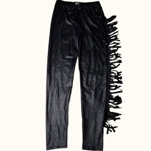 Woman's Jeggings Pants Sz M Black Fringed Reptile Pattern Fringe Rock Huggers